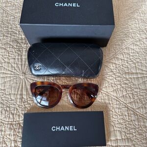 CHANEL Sunglasses with Black Case and box